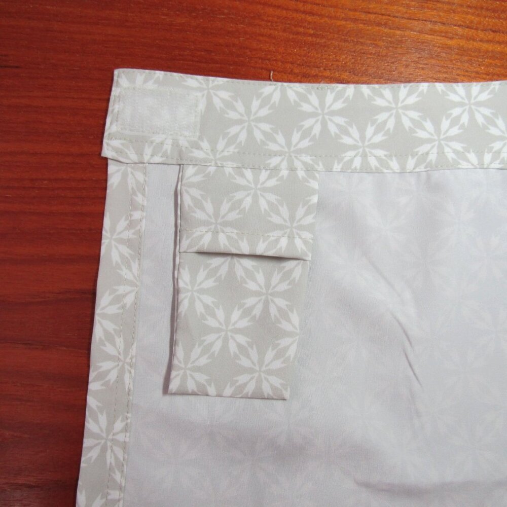 RipSkirt Hawaii Skirt Size XL Beige White Geometric Floral 19.5 In Length 2 Wrap - Picture 4 of 9